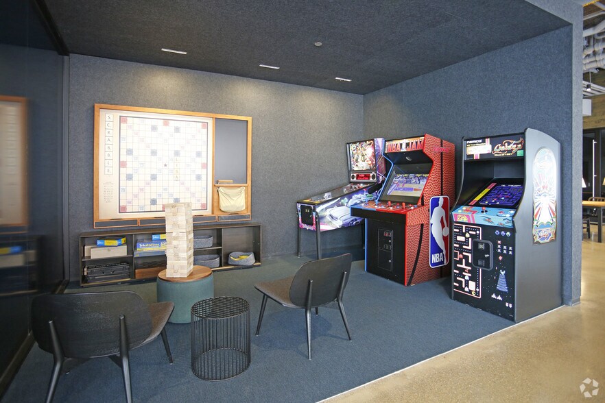More Photos Of 720 S Wells St, Chicago Multifamily For Sale