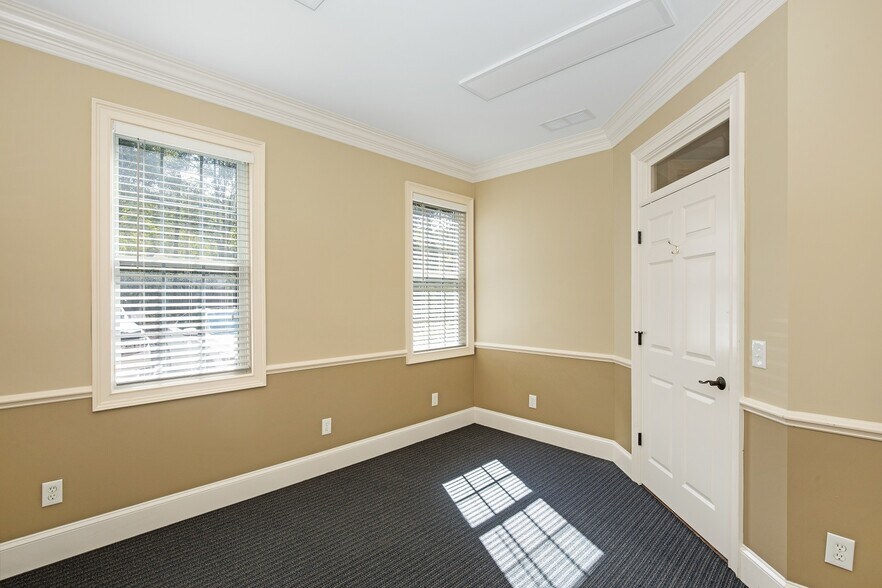 More Photos Of 3535 Roswell Rd, Marietta Office Residential For Lease