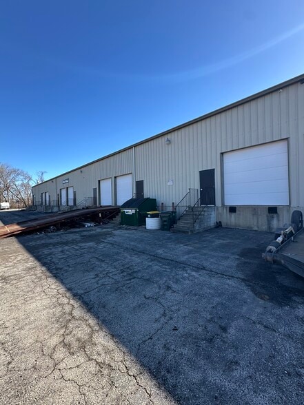 More Photos Of 6230-6244 Merriam Dr, Merriam Warehouse For Lease
