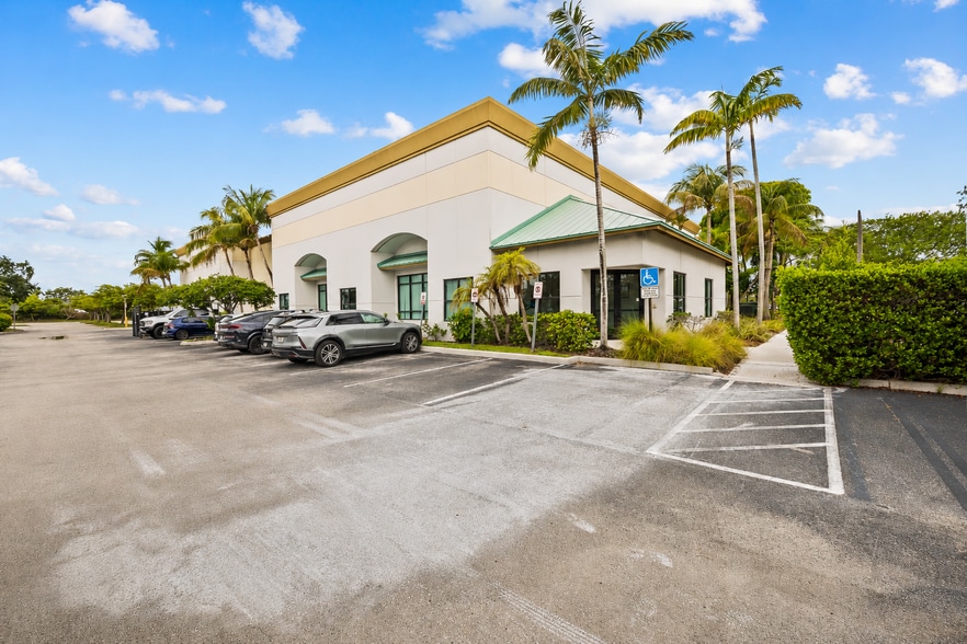 Primary Photo Of 180 Gulf Stream Way, Dania Beach Storefront Retail Office For Lease