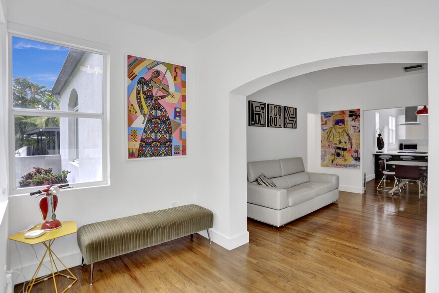 More Photos Of 430 Ne 121st St, Biscayne Park Movie Radio TVStudio For Sale