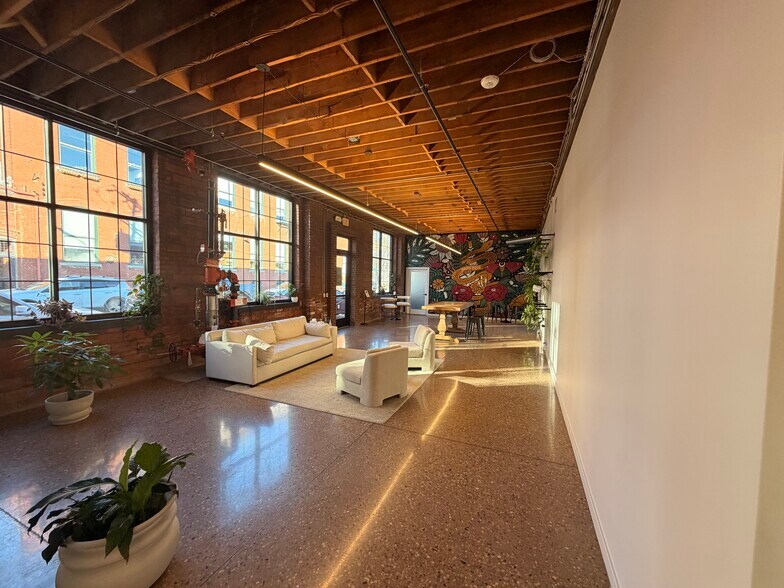 More Photos Of 209 W 19th Ter, Kansas City Loft Creative Space For Lease