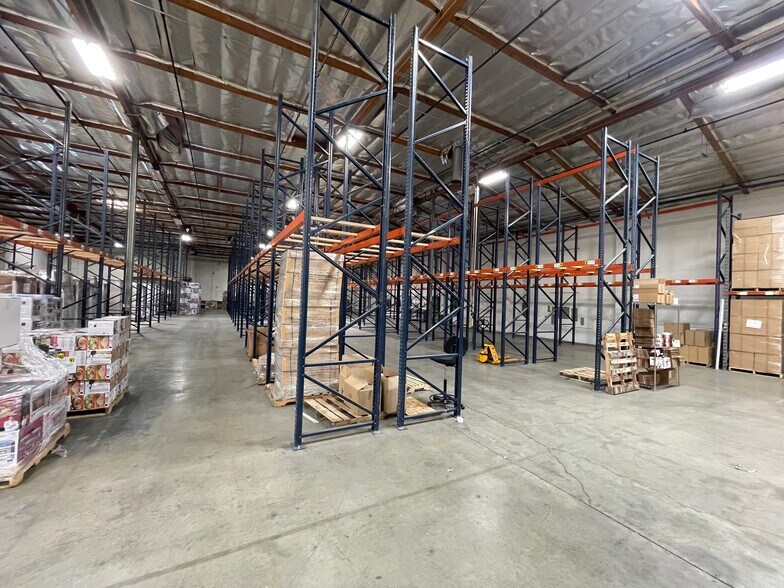 More Photos Of 15392 Cobalt St, Sylmar Warehouse For Lease