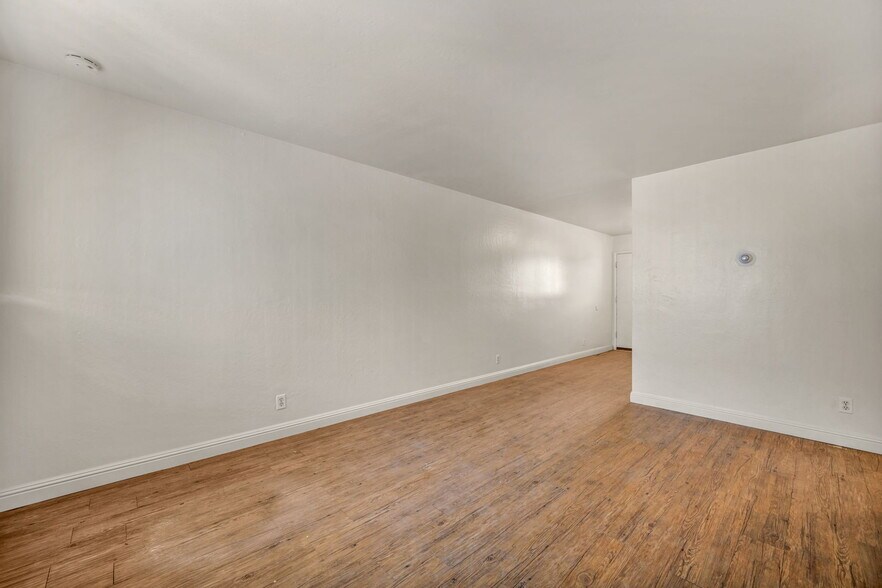 More Photos Of 372 Maine St, Reno Apartments For Sale