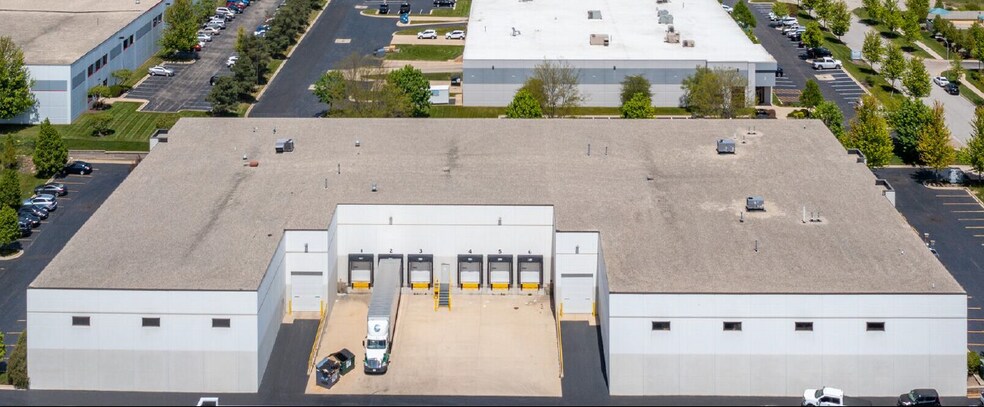More Photos Of 2380 Vantage Dr, Elgin Warehouse For Lease