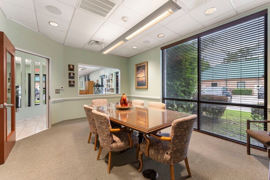 More Photos Of 1125 Cypress Station Dr, Houston Medical For Sale