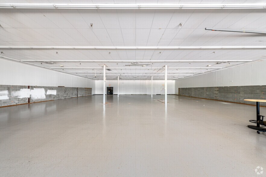 More Photos Of 850-860 W 4th St, Mansfield Freestanding For Lease