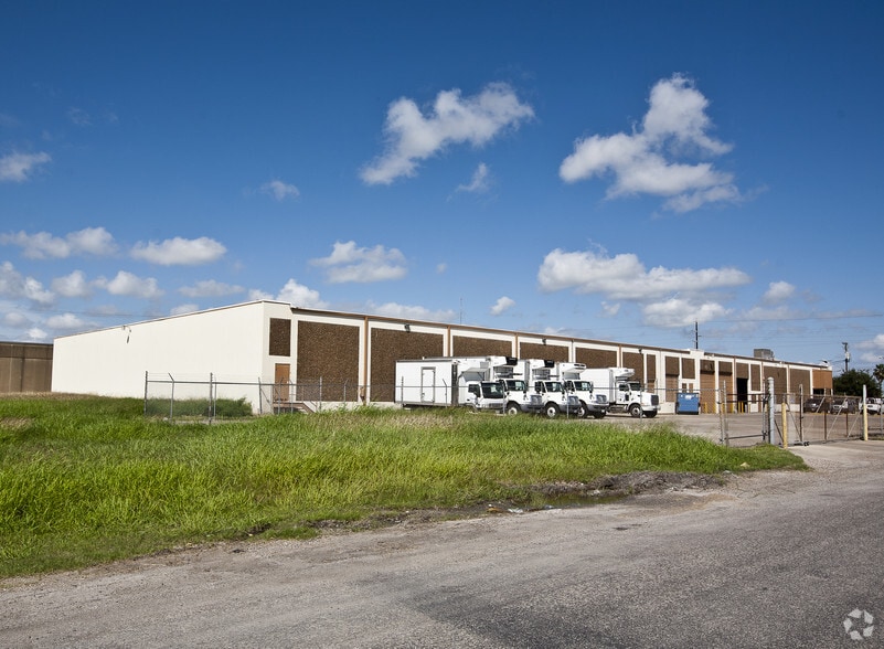 More Photos Of 101 45th St, Corpus Christi Distribution For Lease