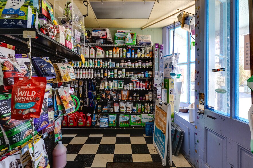 More Photos Of 307 Railroad Ave, Ashland Storefront Retail Residential For Sale