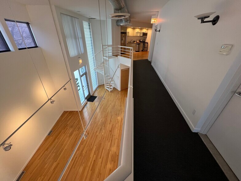 More Photos Of 740 N Ogden Ave, Chicago Office Residential For Lease