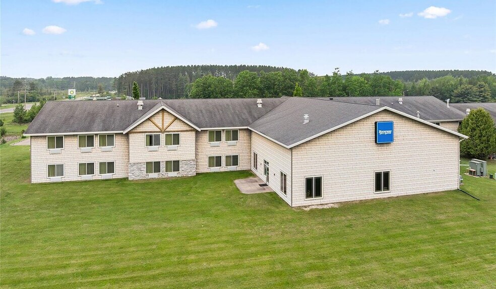 Primary Photo Of 1738 Comfort Dr, Tomahawk Hotel For Sale