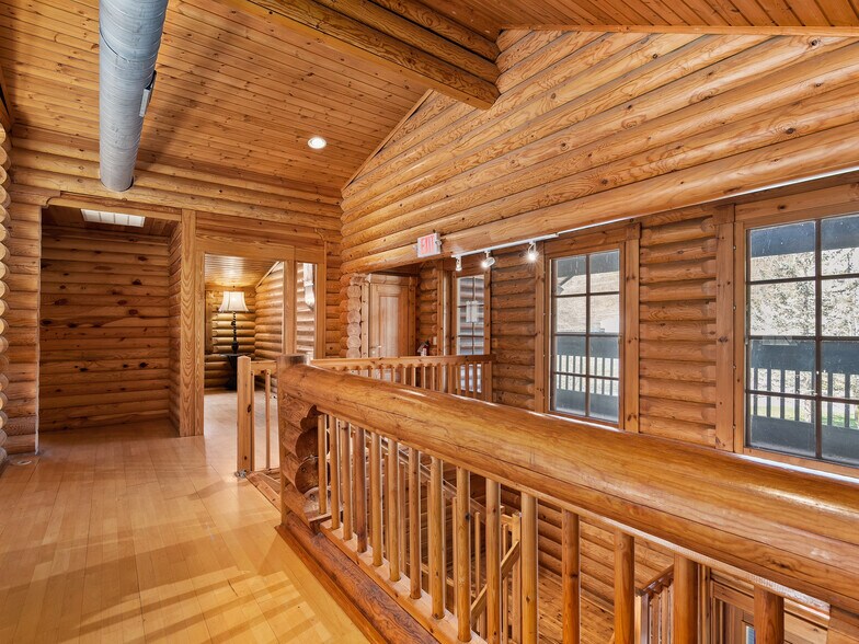 More Photos Of 1482 Russ Ave, Waynesville Office For Lease