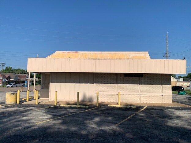 More Photos Of 5901 State St, East Saint Louis Fast Food For Sale