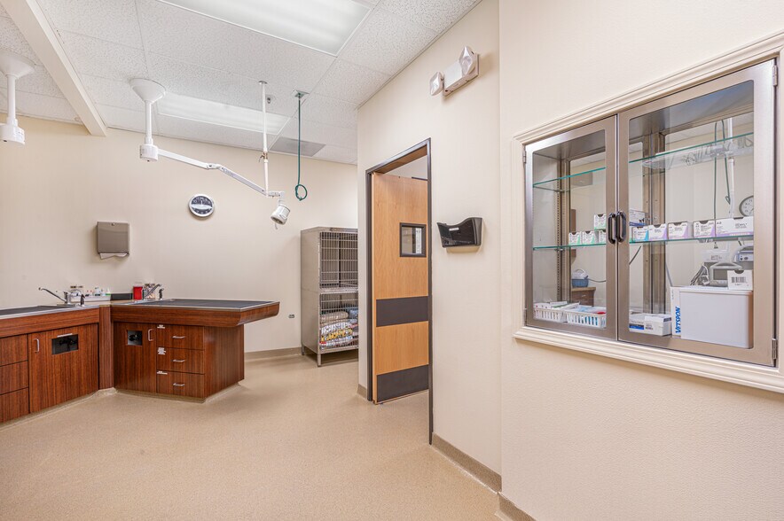 More Photos Of 4863 Old Redwood Hwy, Santa Rosa Office For Sale