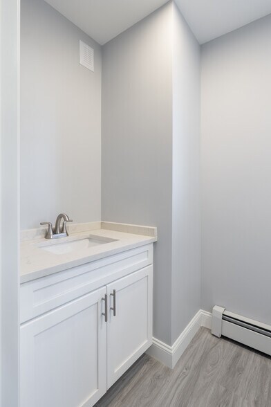 More Photos Of 159 Park St, Bristol Office For Sale