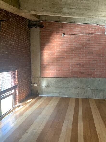 More Photos Of 555 Whitehall St SW, Atlanta Distribution For Lease