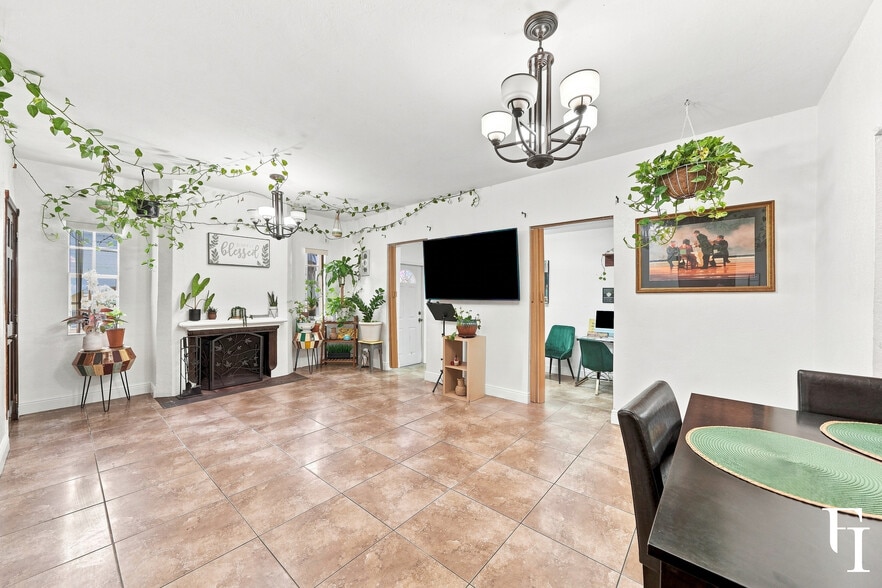 More Photos Of 1353 SW 1st St, Miami Storefront Retail Residential For Sale