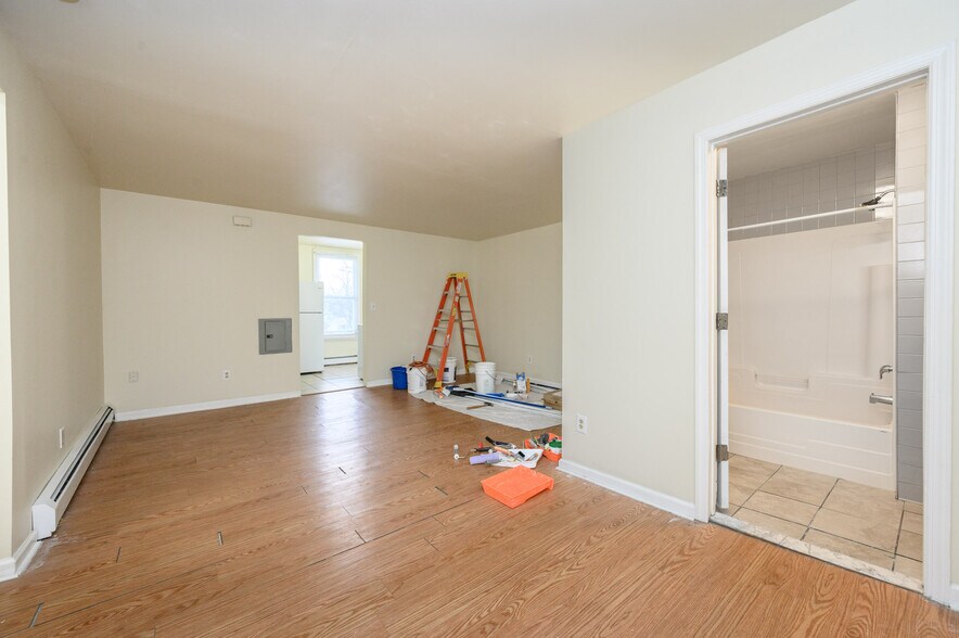 More Photos Of 122 S Rosewell Ave, South Amboy Apartments For Sale