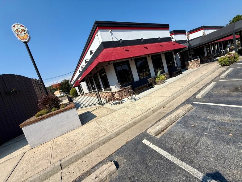 More Photos Of 6365 Peachtree Industrial Blvd, Atlanta Restaurant For Sale