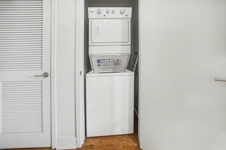 More Photos Of 905 Broadway Blvd, Kansas City Apartments For Sale