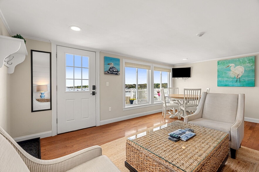 More Photos Of 175 Bridge Rd, Salisbury Hotel For Sale