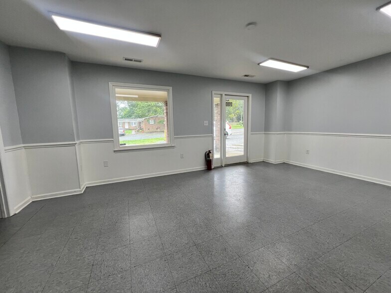 More Photos Of 200 Pedro St, Monroe Flex For Lease