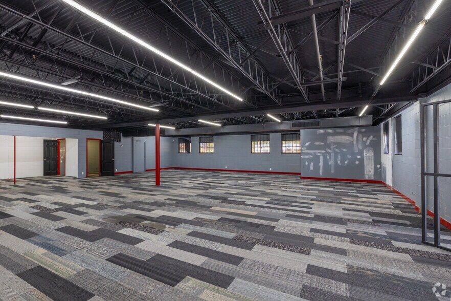 More Photos Of 3404 Moffett Rd, Mobile Distribution For Lease