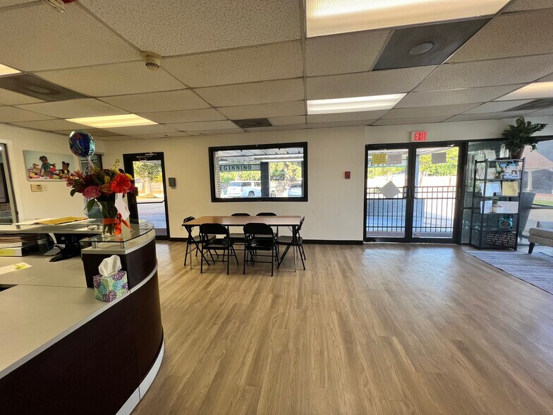 More Photos Of 662 S Edmonds Ln, Lewisville General Retail For Sale