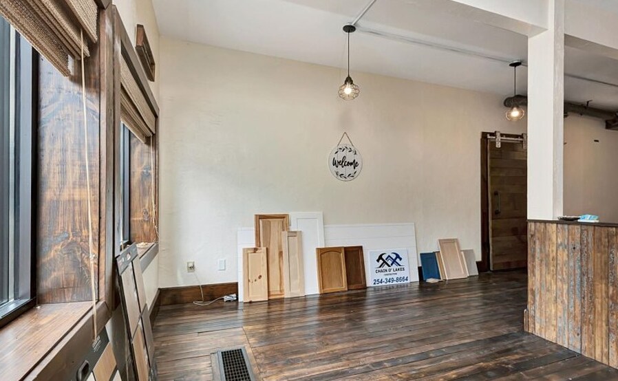 More Photos Of 114 E Main St, Weyauwega Storefront Retail Residential For Sale