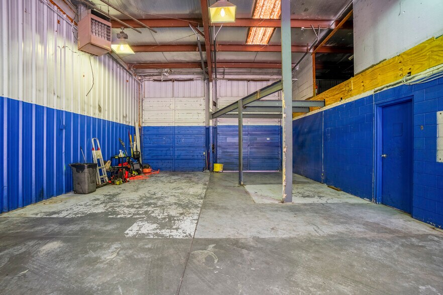 More Photos Of 80 Sorters McClellan rd, Kingwood Warehouse For Sale