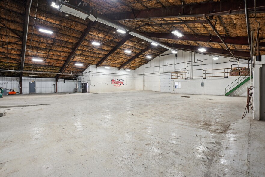 More Photos Of 410 Rath St, Waterloo Industrial For Lease