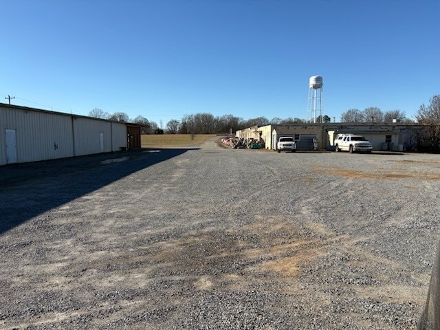 More Photos Of 1210 Champion Ferry Rd, Gaffney Flex For Sale