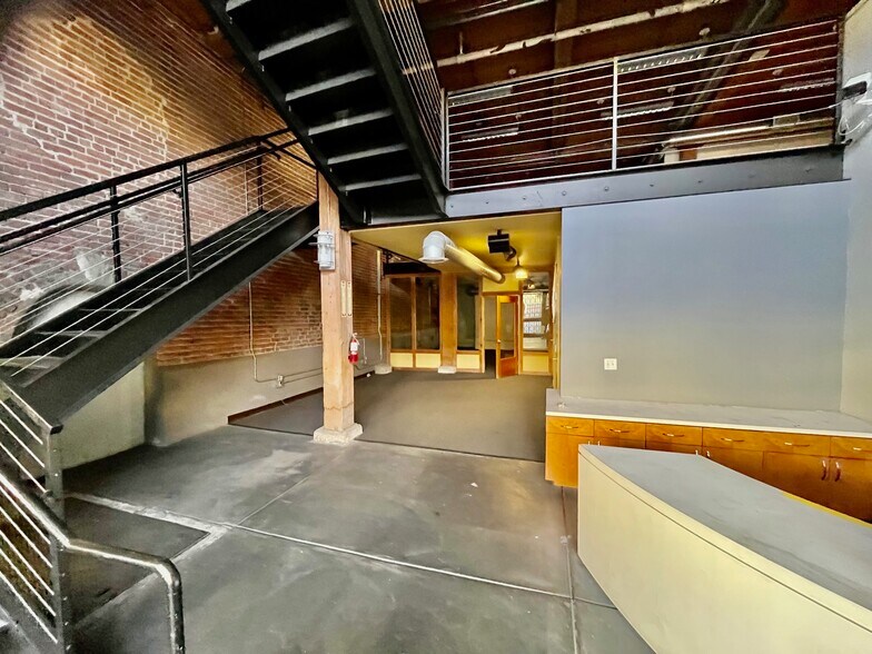 More Photos Of 1810-1812 Harrison St, San Francisco Loft Creative Space For Lease