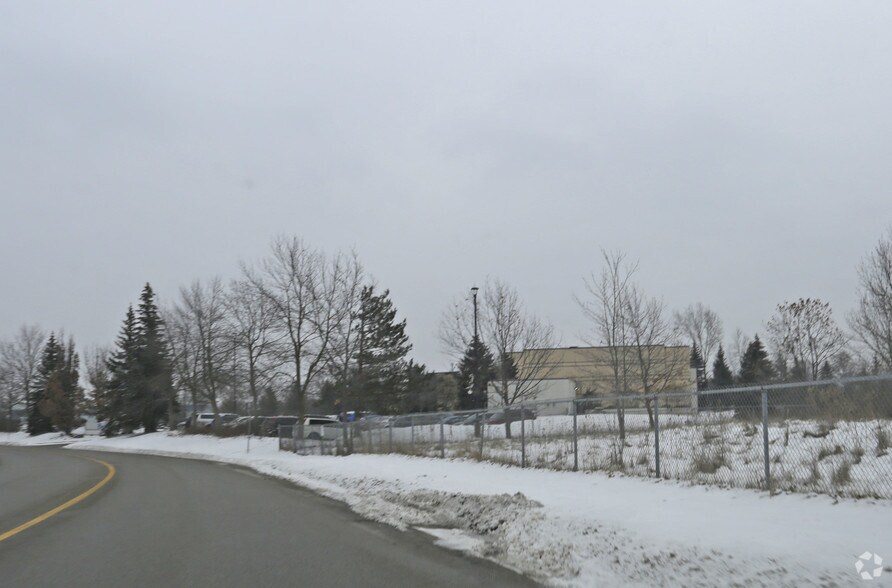 More Photos Of 575 Riverbend Dr, Kitchener Office For Sale