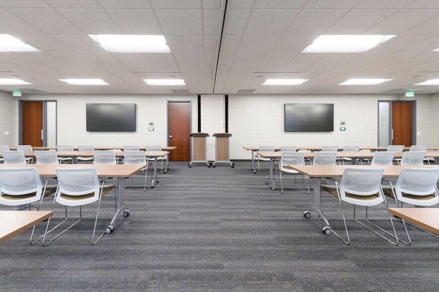 More Photos Of 4141 Parklake Ave, Raleigh Office For Lease