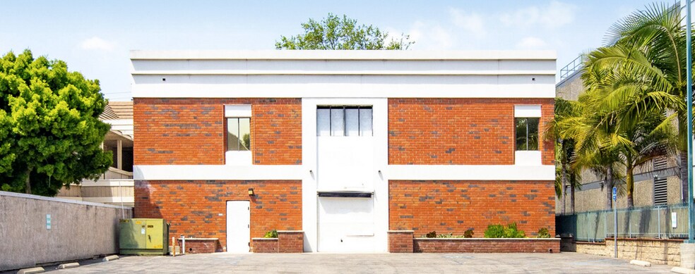 Primary Photo Of 1940 E 17th St, Santa Ana Office For Lease