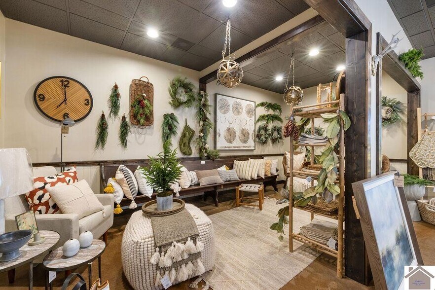 More Photos Of 2200 Broadway, Paducah General Retail For Sale