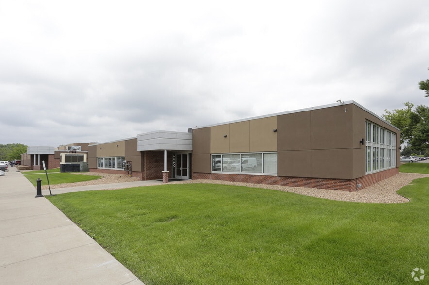 Primary Photo Of 620 Mendelssohn Ave N, Golden Valley Office For Sale