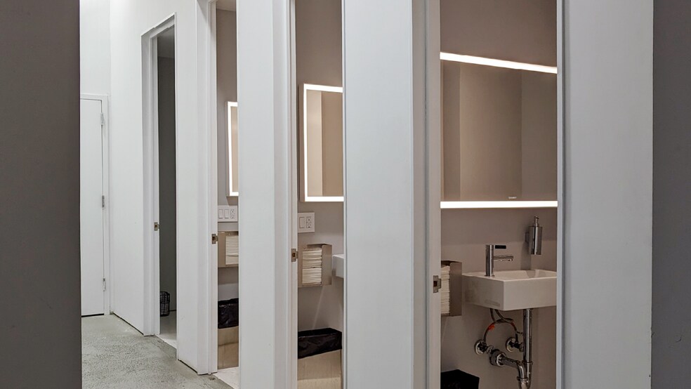 More Photos Of 3200 Skillman Ave, Long Island City Manufacturing For Lease