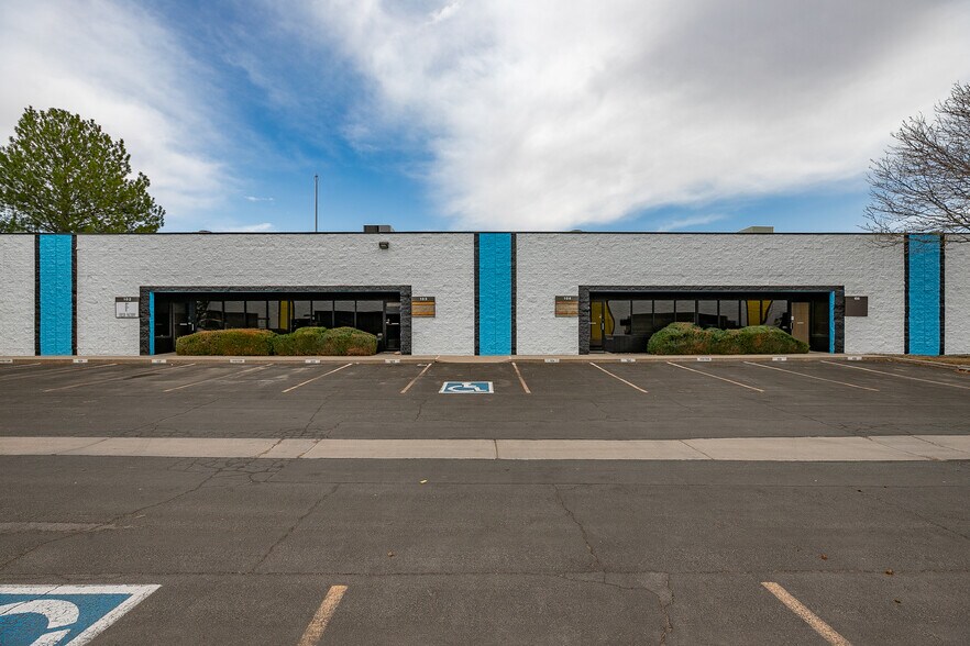 More Photos Of 8200 E Pacific Pl, Denver Unknown For Lease