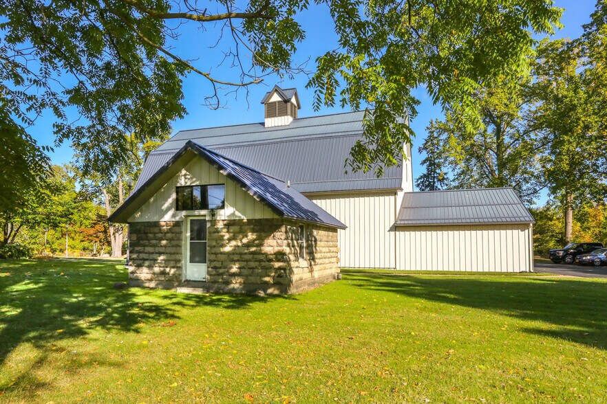 More Photos Of 4588 S Park Ave, Hamburg Office Residential For Sale