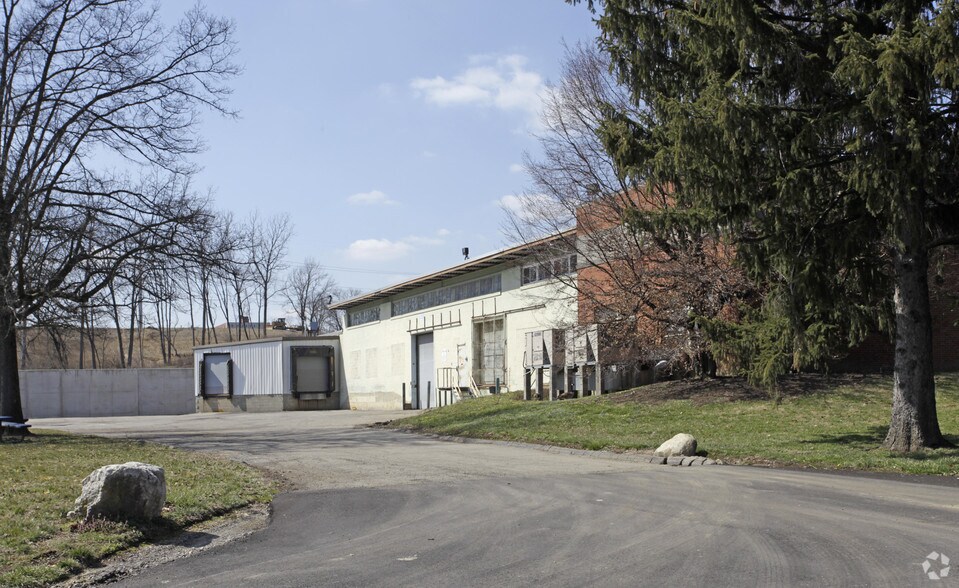 More Photos Of 4730 Madison Rd, Cincinnati Warehouse For Lease