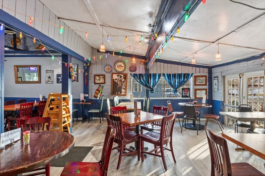 More Photos Of 495 Van Alstyne Pky, Van Alstyne Restaurant For Sale