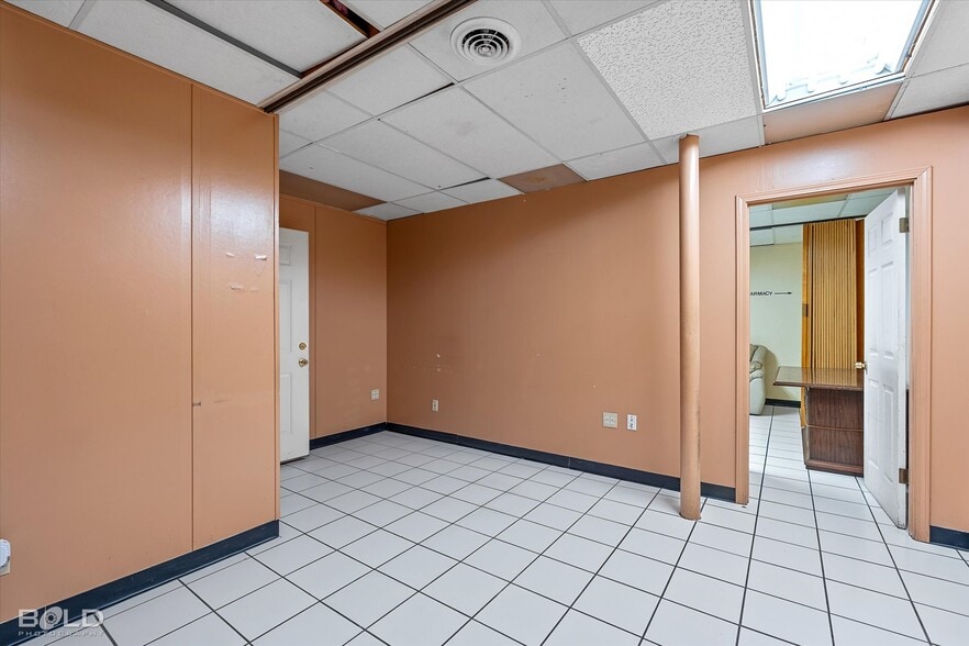 More Photos Of 4140 Hollywood Ave, Shreveport Healthcare For Sale