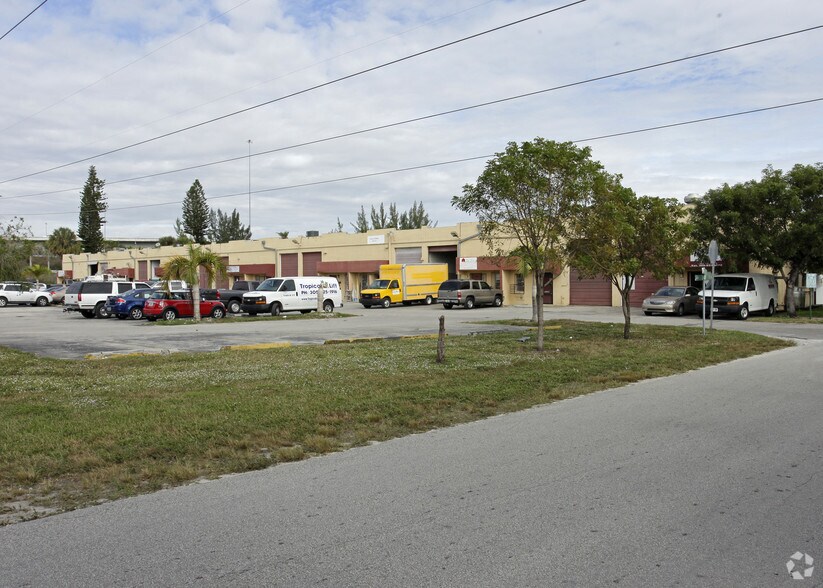 More Photos Of 8014-8090 W 21st Ct, Hialeah Warehouse For Sale