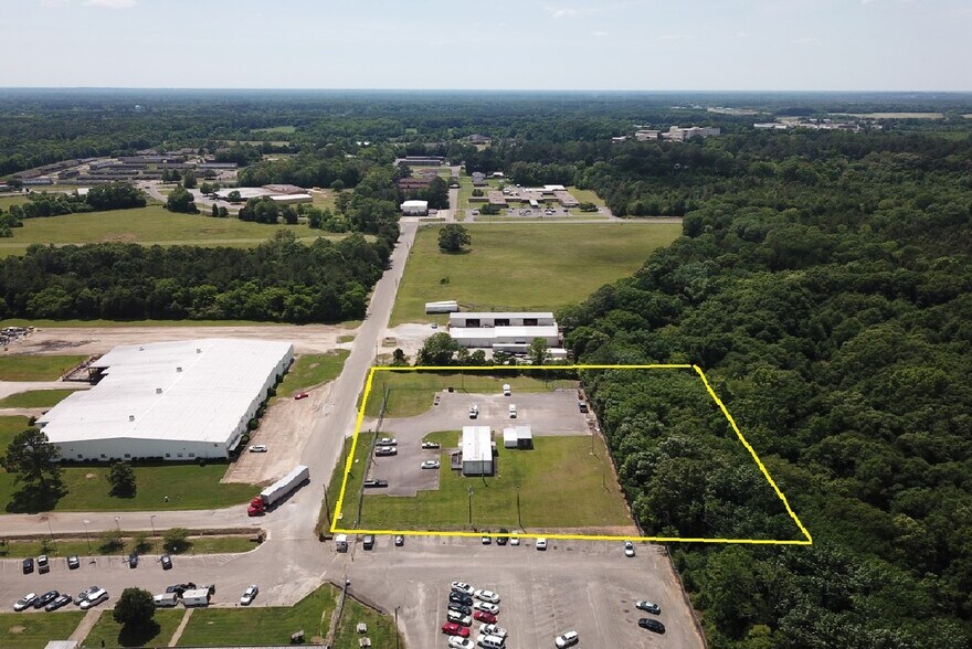More Photos Of 900 Ravenwood Dr, Selma Warehouse For Sale
