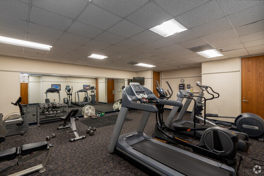 More Photos Of 7501 Boulder View Dr, North Chesterfield Unknown For Lease