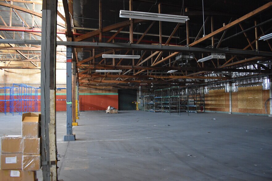 More Photos Of 884 W 2nd St, Ogden Warehouse For Lease