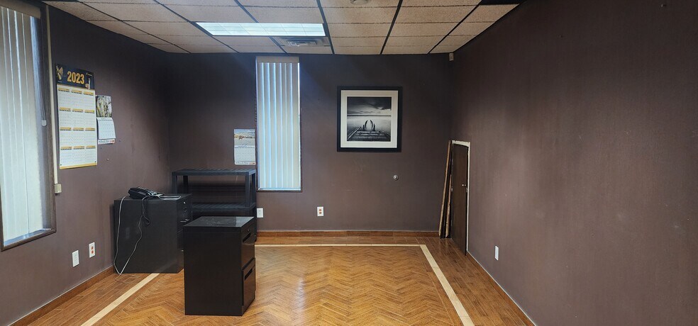 More Photos Of 1725 Rossi Dr, Tecumseh Distribution For Lease