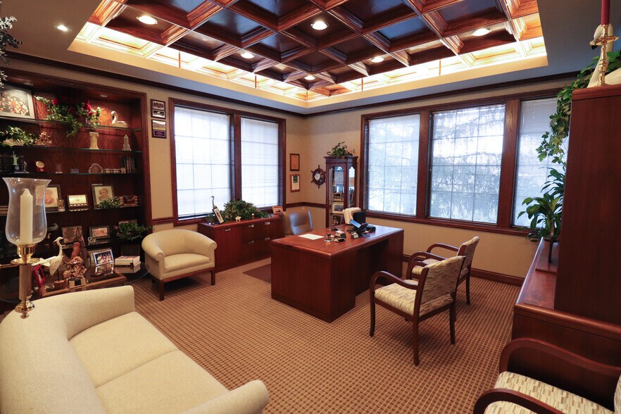 More Photos Of 9009 Coldwater Rd, Fort Wayne Unknown For Lease